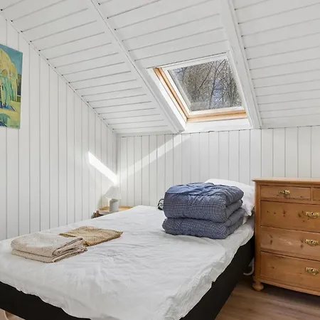 3 Bedroom Gorgeous In Ferienhaus